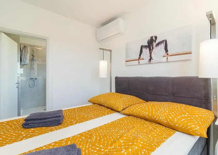 Penthouse Sax Medulin